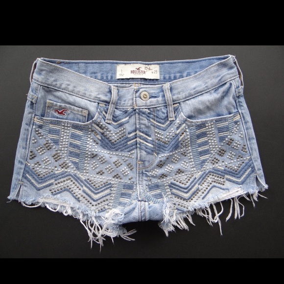 Hollister Pants - 🎁Hollister embellished Aztec Distressed Shorts 25